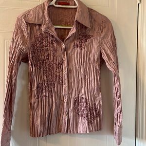 Pink, embroidered top. Wrinkled look